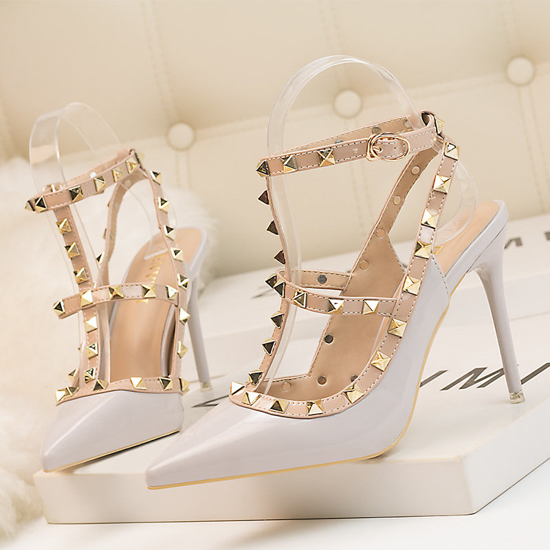 Women's Patent Solid Color Rivet Roman Style Sandals