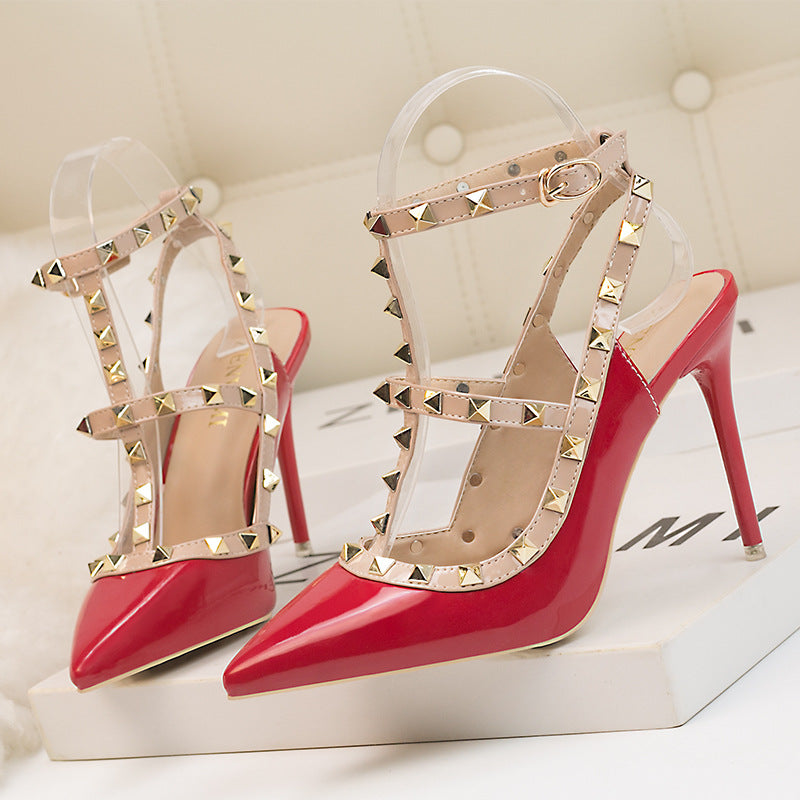 Women's Patent Solid Color Rivet Roman Style Sandals