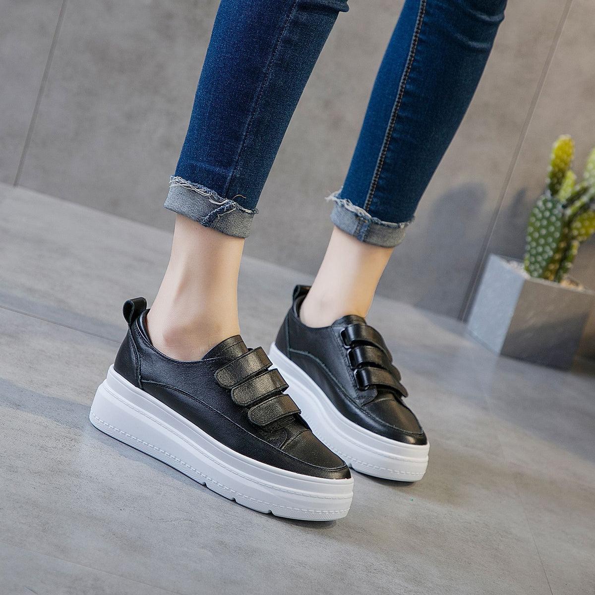 Women's Velcro White Korean Style Comfortable Height Women's Casual Shoes
