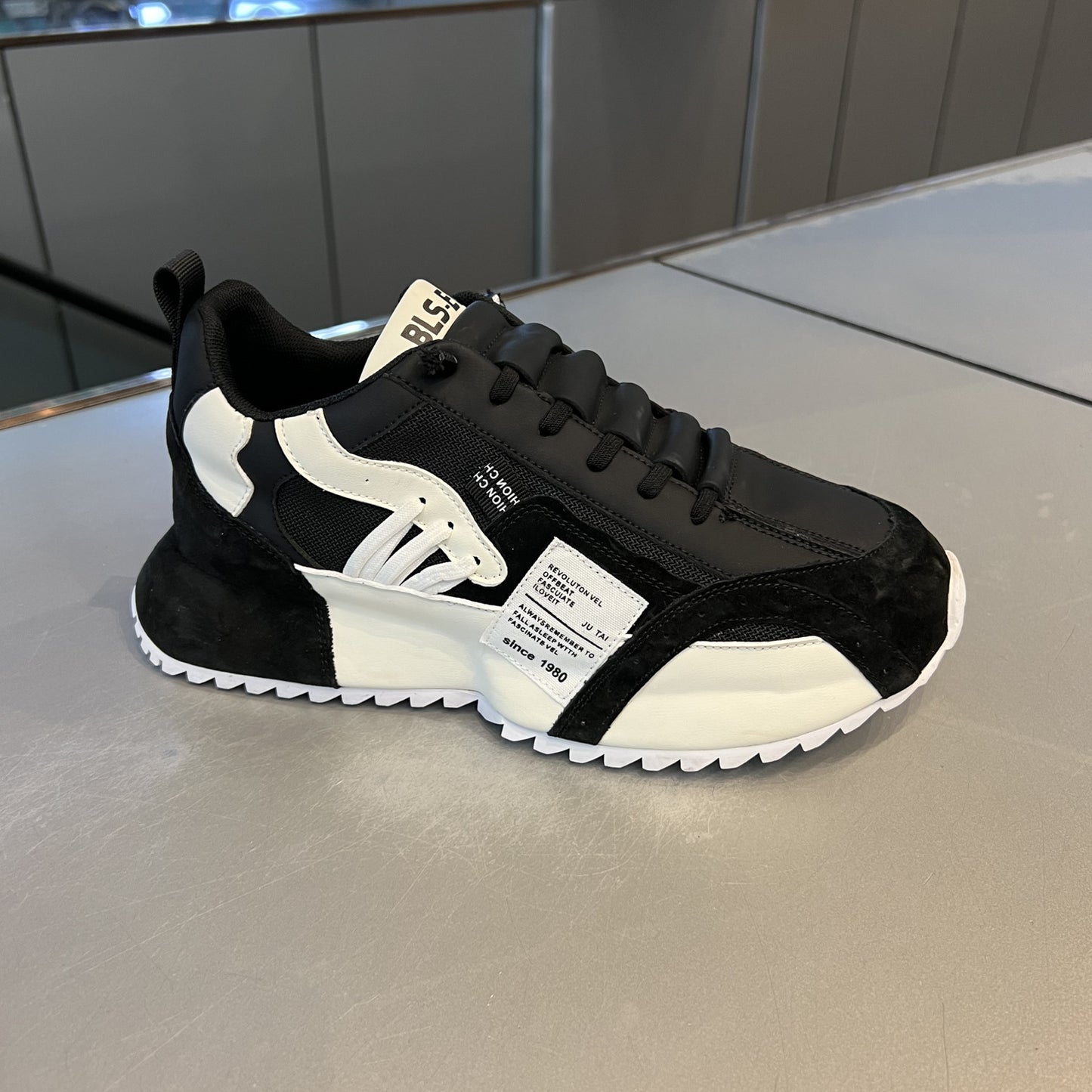 Men's Autumn Fashion Style Thick Bottom Light Casual Shoes