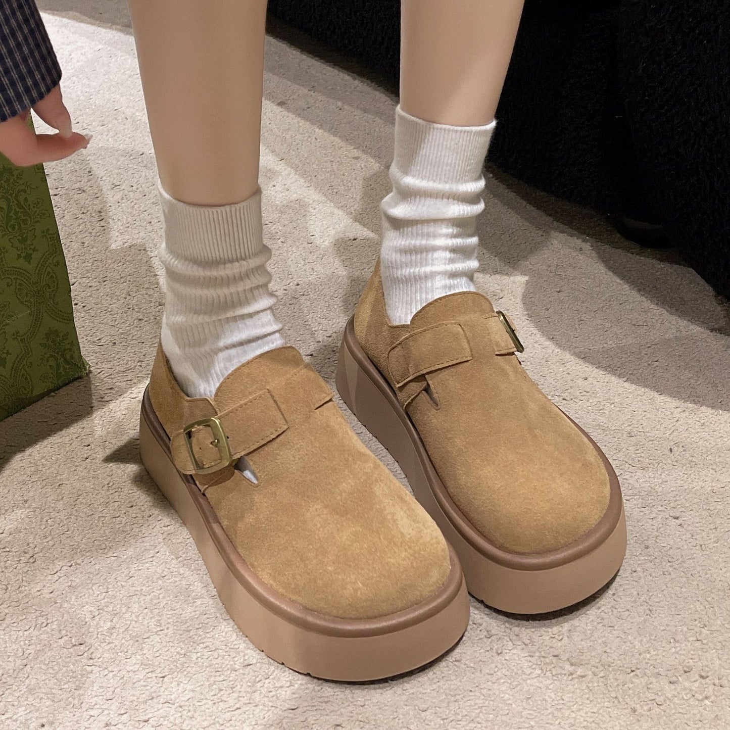 Women's All-inclusive Autumn Retro Top Layer Frosted Casual Shoes