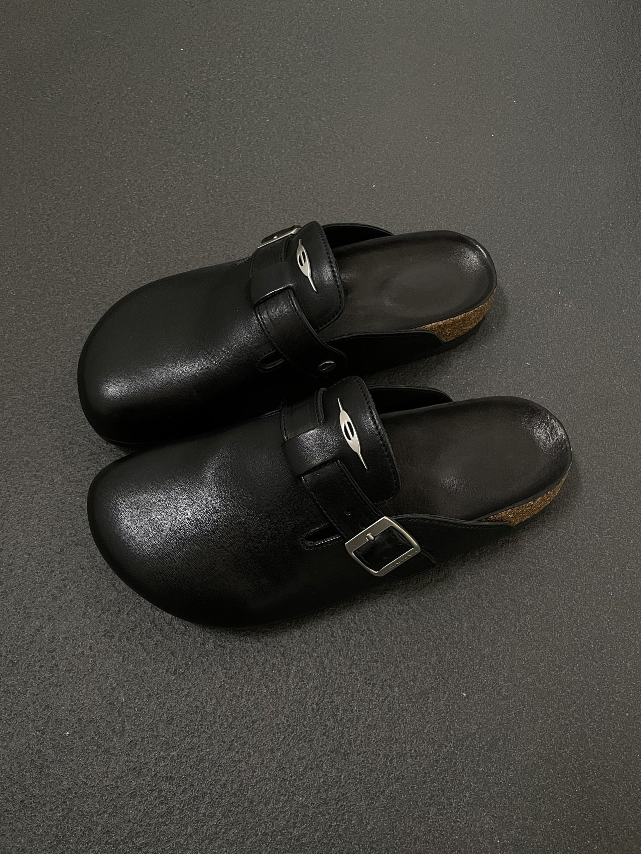 Retro Black Outer Wear Thick Bottom Comfortable Walking Slippers