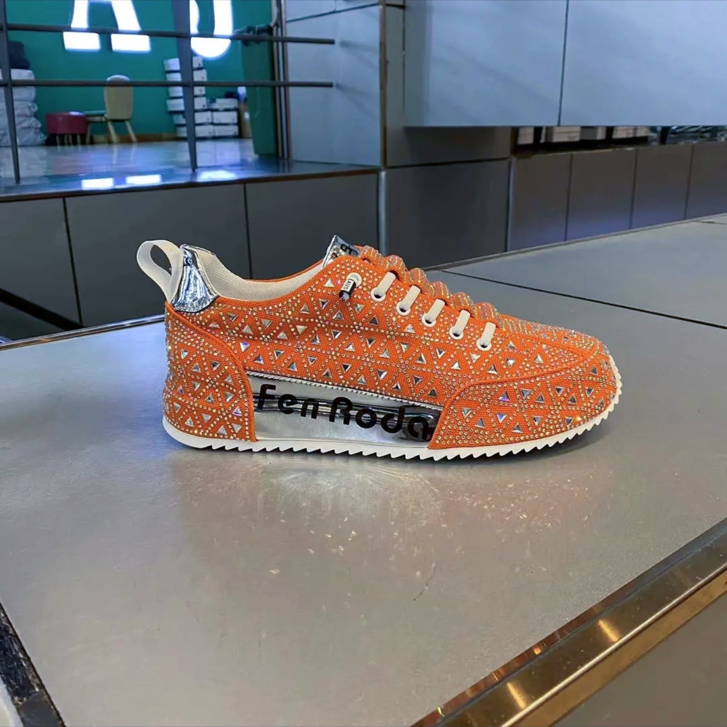 Men's Slip-on Trendy Skate Rhinestone Cloth Surface Sneakers