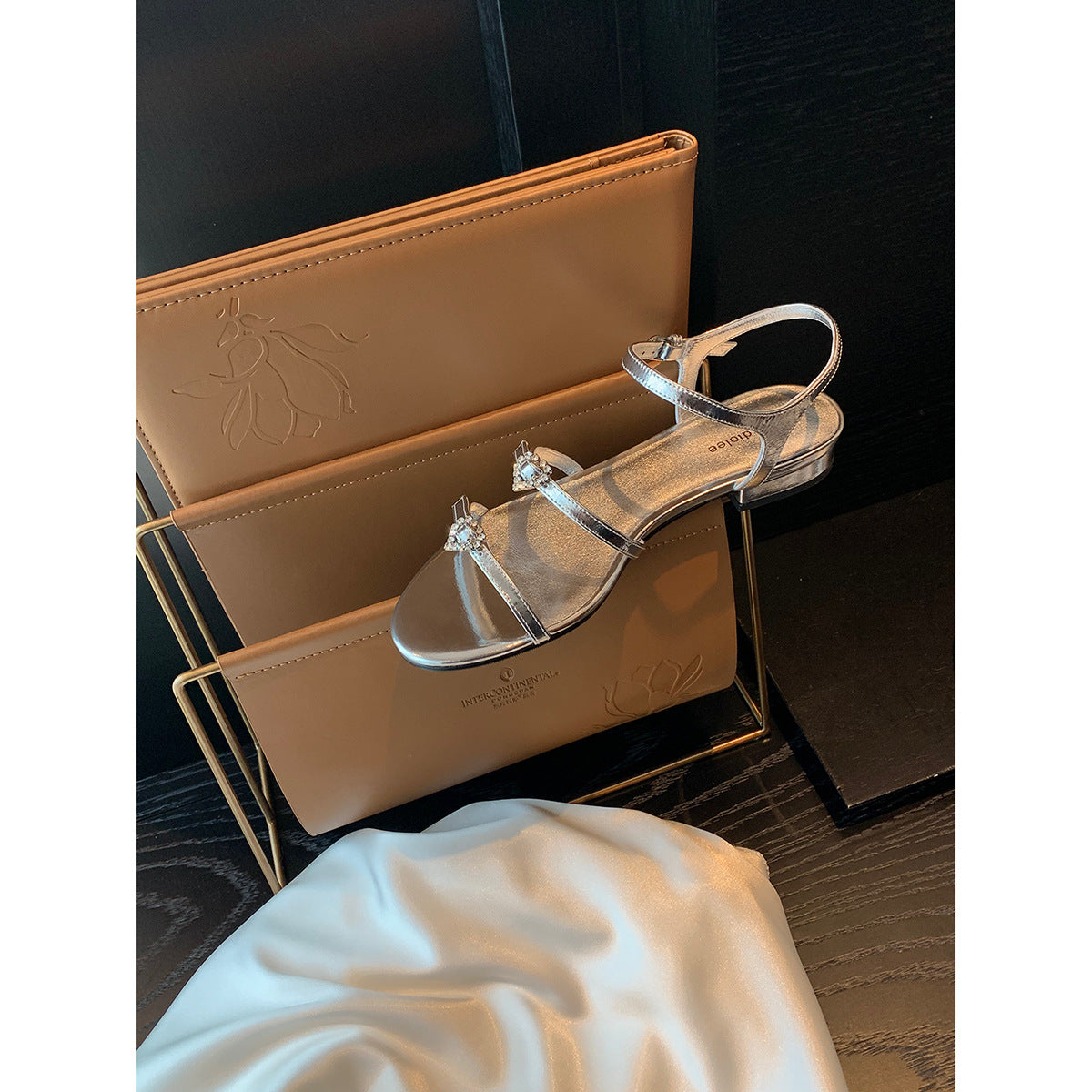 Women's Heart-shaped Drill Buckle Thick Flat For Sandals