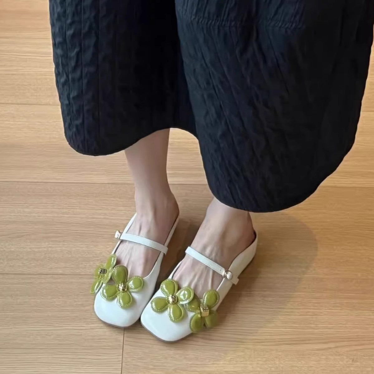 Women's Version Contrast Color Flower Buckle Pump Slippers