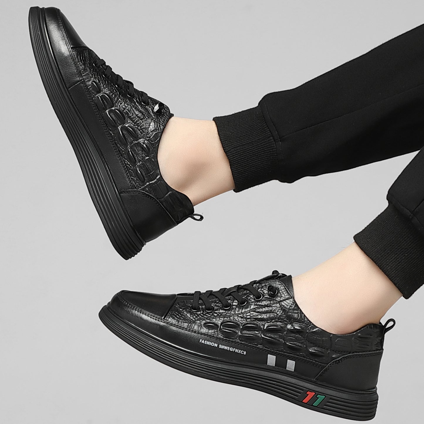 Men's First Layer Cowhide Crocodile Pattern Trendy Casual Shoes