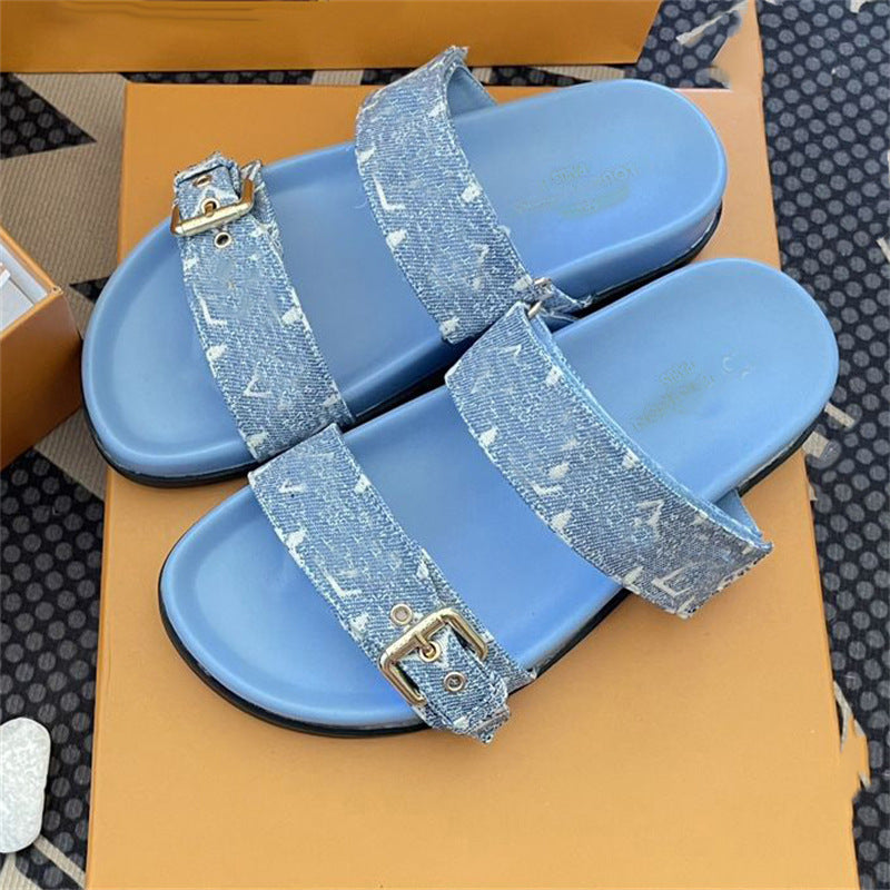 Women's Version Beach Outer Wear Flat Metal Buckle Slippers