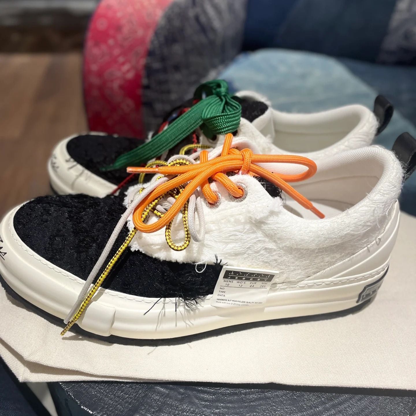 Women's & Men's Wu Lovers Autumn Snowflake Crisp Handmade Canvas Shoes