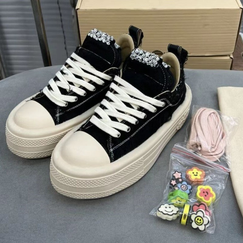 Women's Smiley Face Hanging Flower White Muffin Canvas Shoes