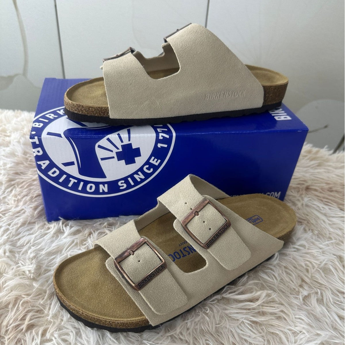 Genuine Double-breasted Two-word Increased Thickness Fashion Slippers