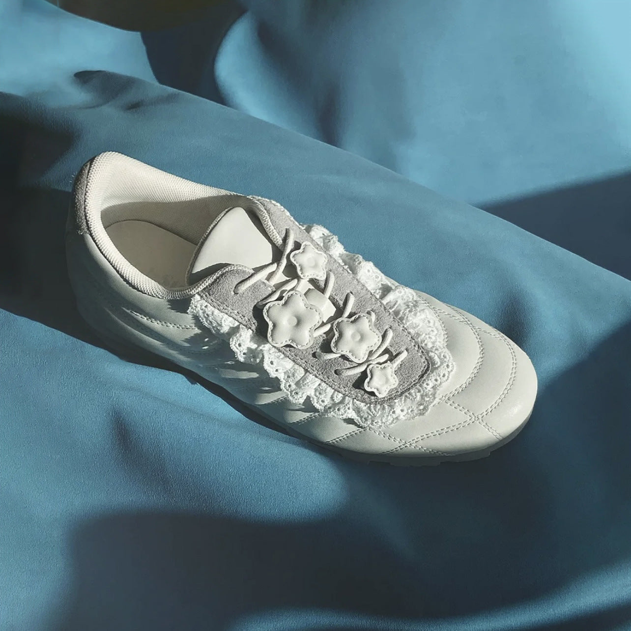 Women's Korean Small Flower Decorative Thick-soled German Women's Shoes