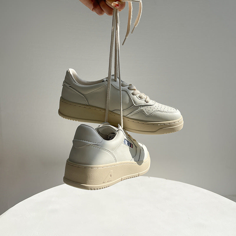 Women's College Calf White Tail Retro Round Toe Sneakers