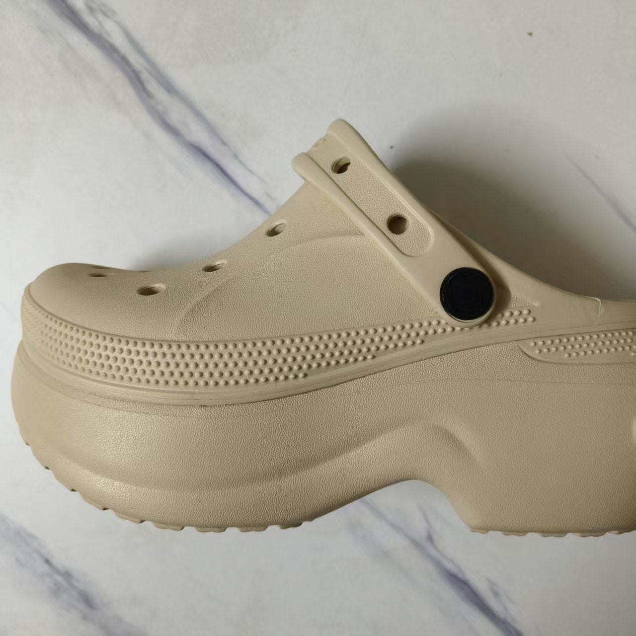 Women's Bella Hole Beach Toe Box Raise Sandals