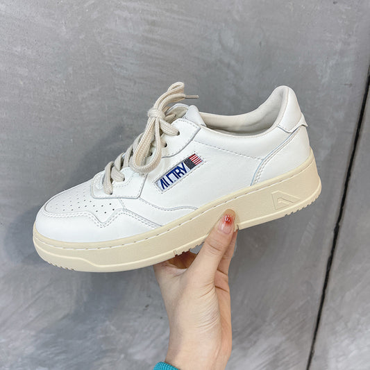Women's College Calf White Tail Retro Round Toe Sneakers