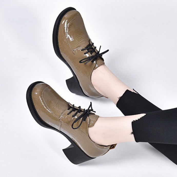 Women's Toe Embossed Patent Cowhide Preppy Style Heels