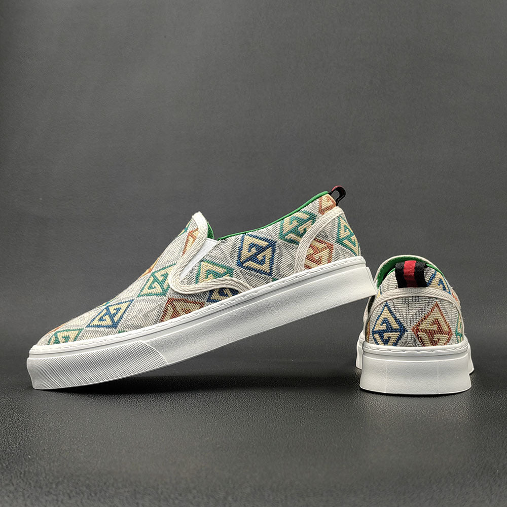 Men's Spring Knitted Cloth Board Fashionable Slip-on Casual Shoes
