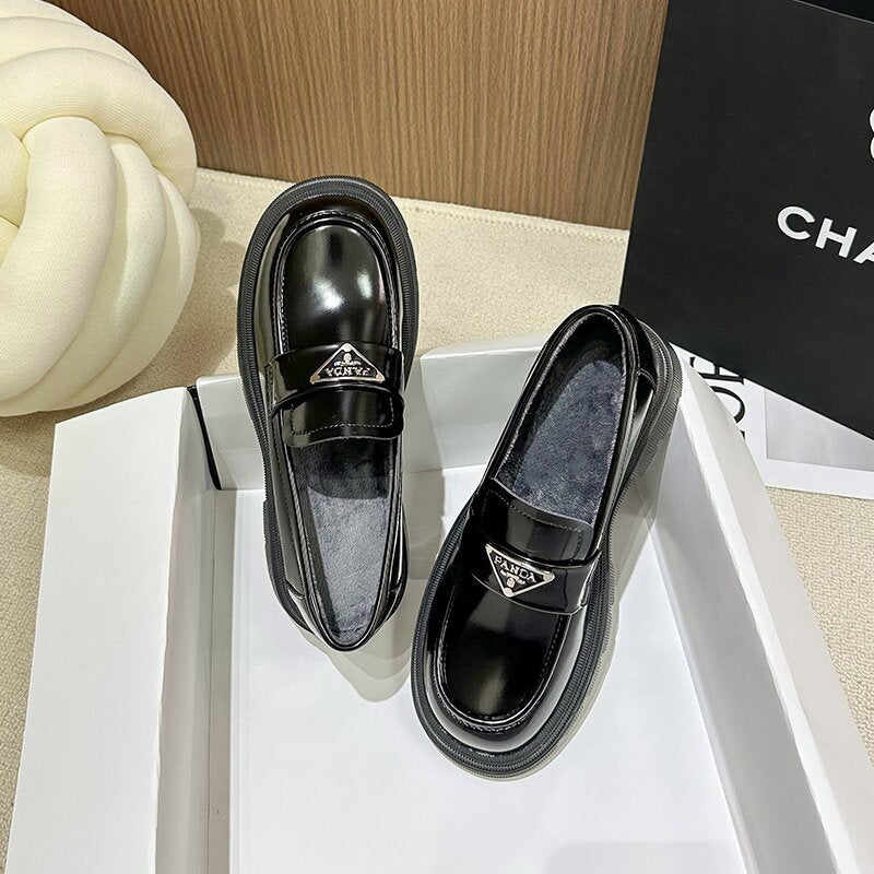 Women's Triangle Metal Decoration Patent British Style Loafers