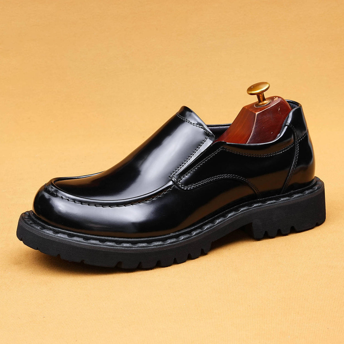 Men's Style Glossy Slip-on Formal Wear Big Men's Casual Leather Shoes