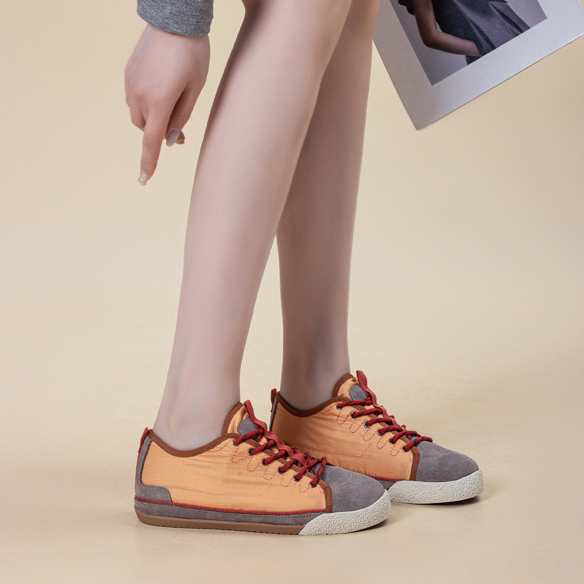 Women's Retro Color Matching Genuine Lace Up Round Toe Flat Comfortable Women's Casual Shoes