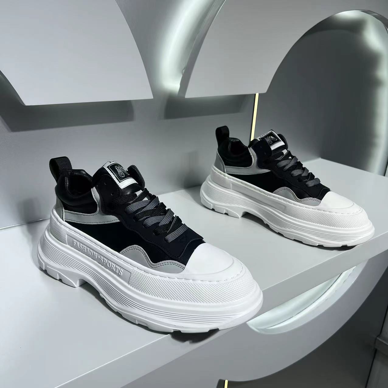 Men's Top Cloth Surface Breathable Thick Bottom Sneakers