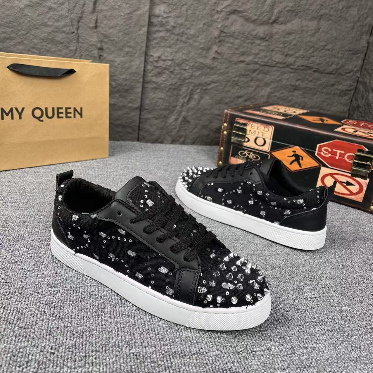 Men's Sole Rivet Sequins Soft Bottom Comfortable Sneakers