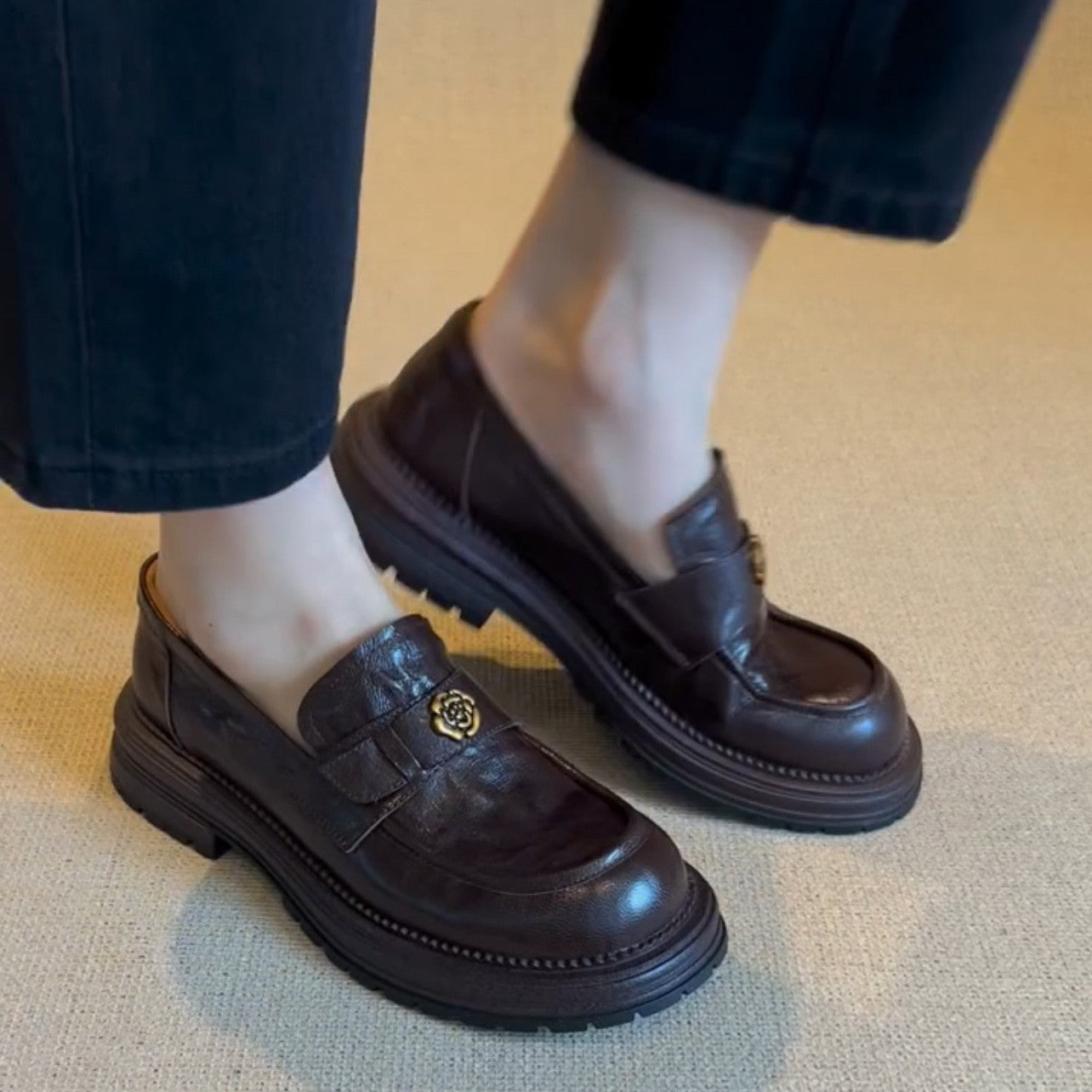 Version Retro Camellia Chunky Female Round Loafers