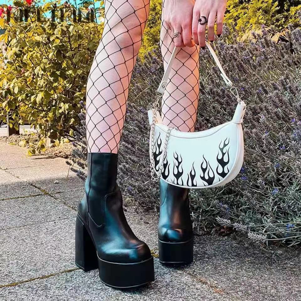 Head Female Chunky Platform Below The Boots