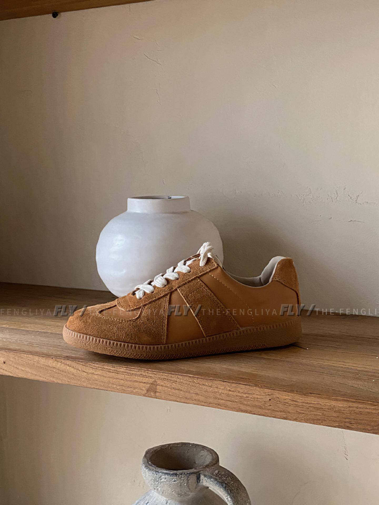Women's Training Spring Red Stitching Round Toe Sneakers