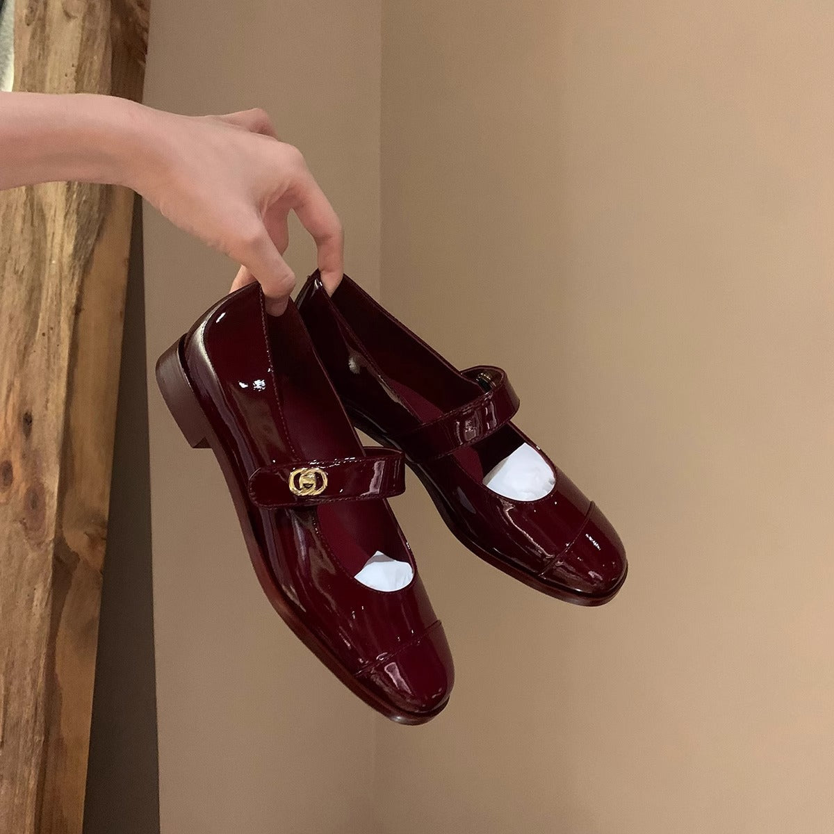 Su Li Female Round Head Word Women's Shoes