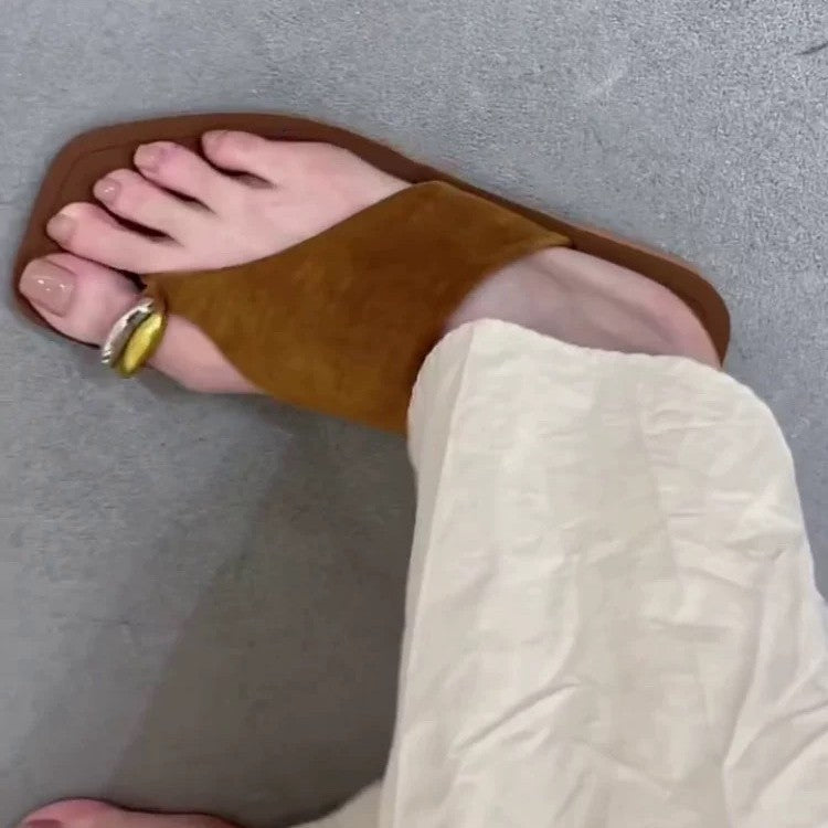 Women's Version Vintage Suede Metal Toe Covering Flip-flops Sandals