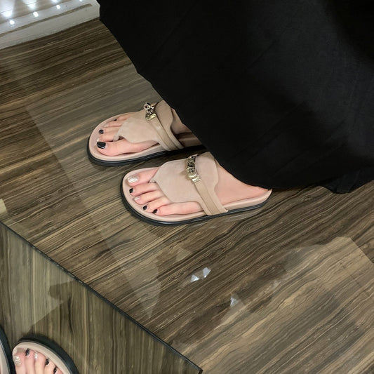 Women's Classic Engraved Lock Thick Bottom Toe Flip-flops Slippers