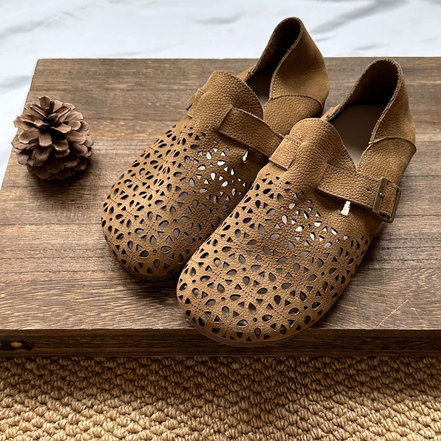 Women's Hollow Out Breathable Flat Genuine Retro Casual Shoes