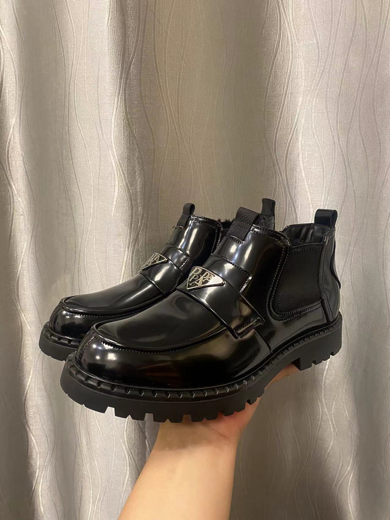 Men's Glossy Cowhide Large Formal Wear Business Boots