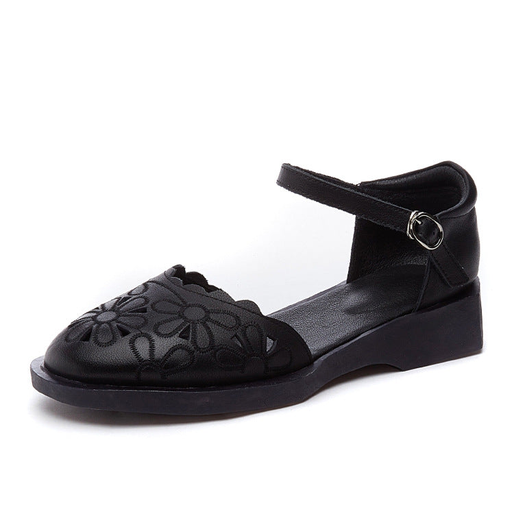 Closed Toe Soft Comfortable Hollow Hole Buckle Outer Wear Sandals
