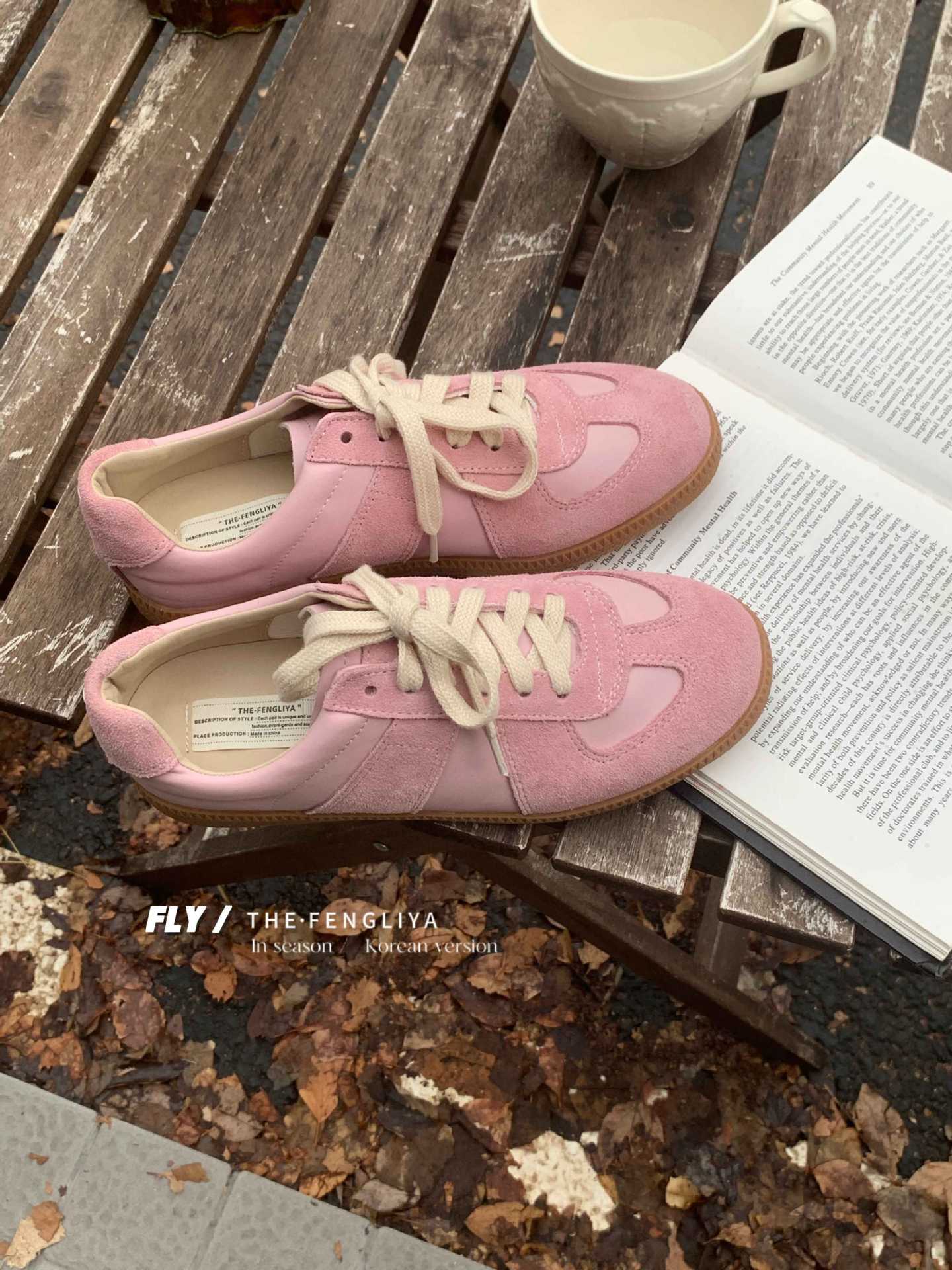 Women's Training Spring Red Stitching Round Toe Sneakers
