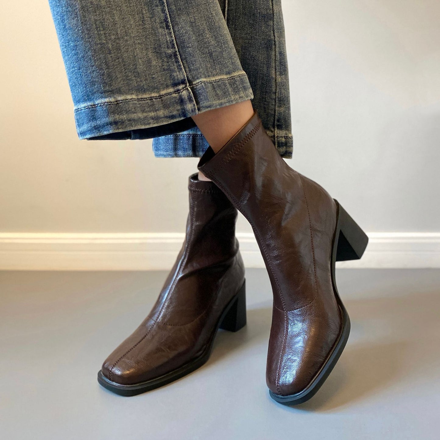 Cowhide Ankle Commuter High Stretch Thin Boots