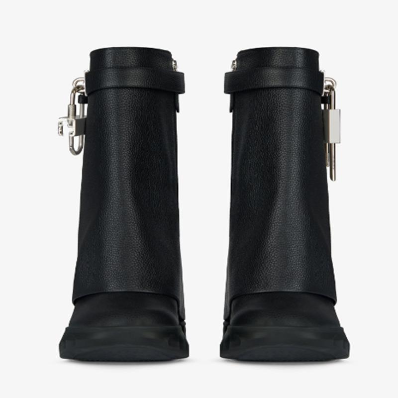 Women's Lock Shark Buckle Plus Size Short Boots