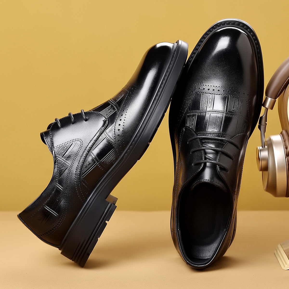 Men's Formal Wedding Embossed Brogue Cowhide Men's Shoes