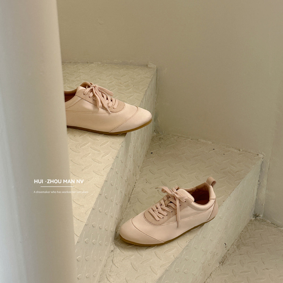 Women's Vintage Satin German Training Spring Round Toe Women's Sports Shoes