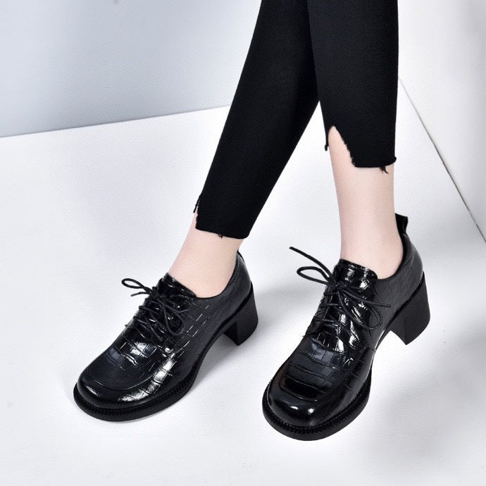 Women's Toe Embossed Patent Cowhide Preppy Style Heels