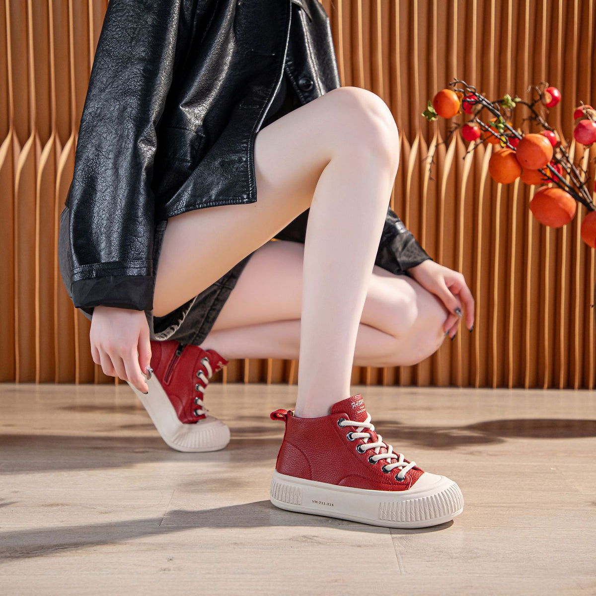 Women's Cowhide Platform Four Biscuit Shape Comfortable Women's Casual Shoes