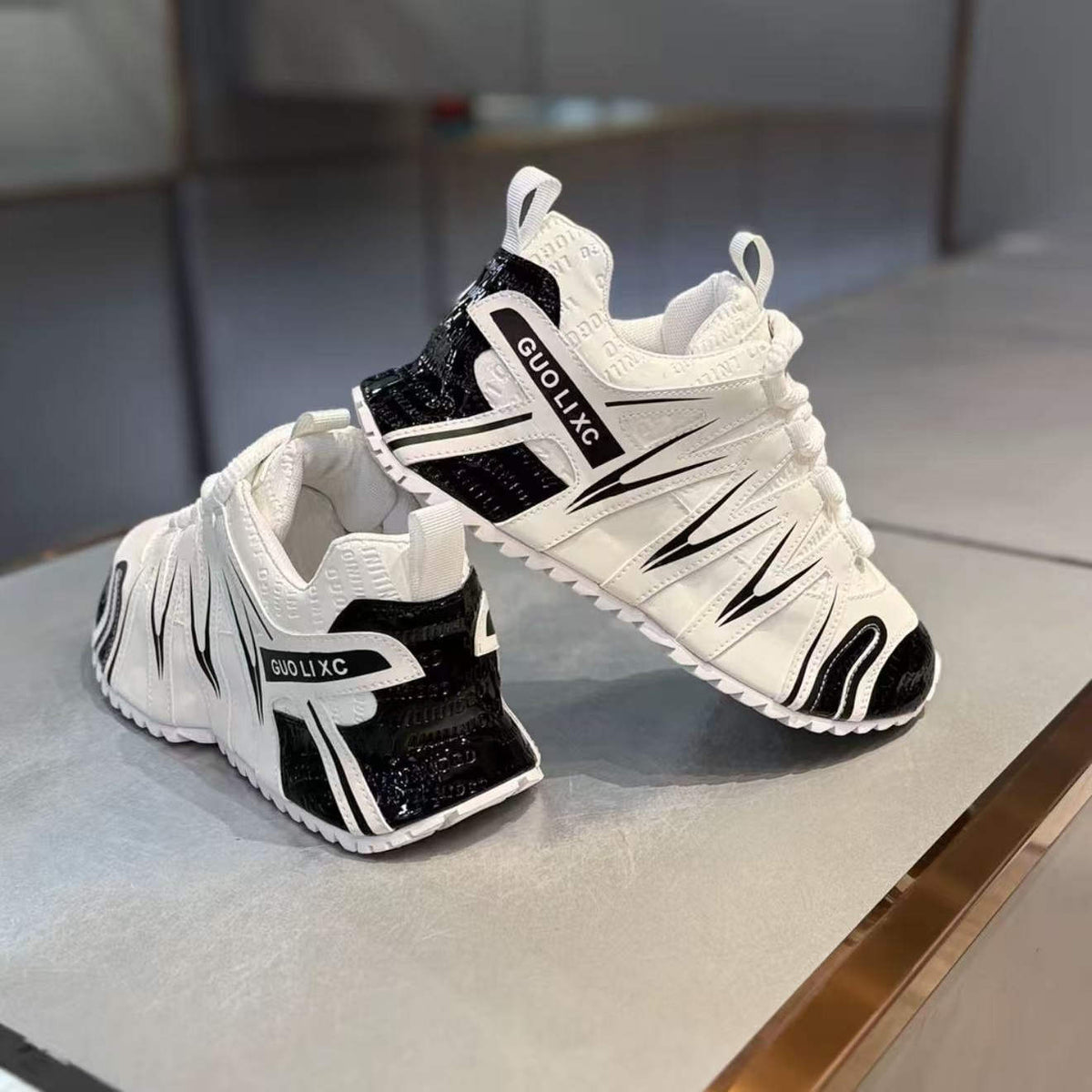 Men's Winter Trendy Youth Less Running Sports Platform Height Increasing Insole Men's Shoes
