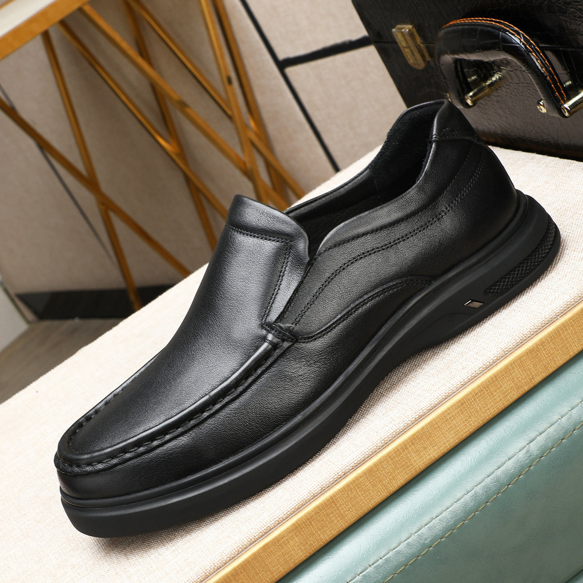 Men's Large Size Spring Slip-on Comfortable Flat Leather Shoes