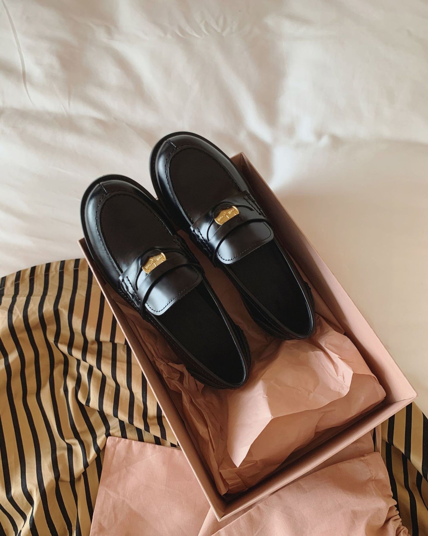 Women's Style Chunky Small Gold Coin British Heels
