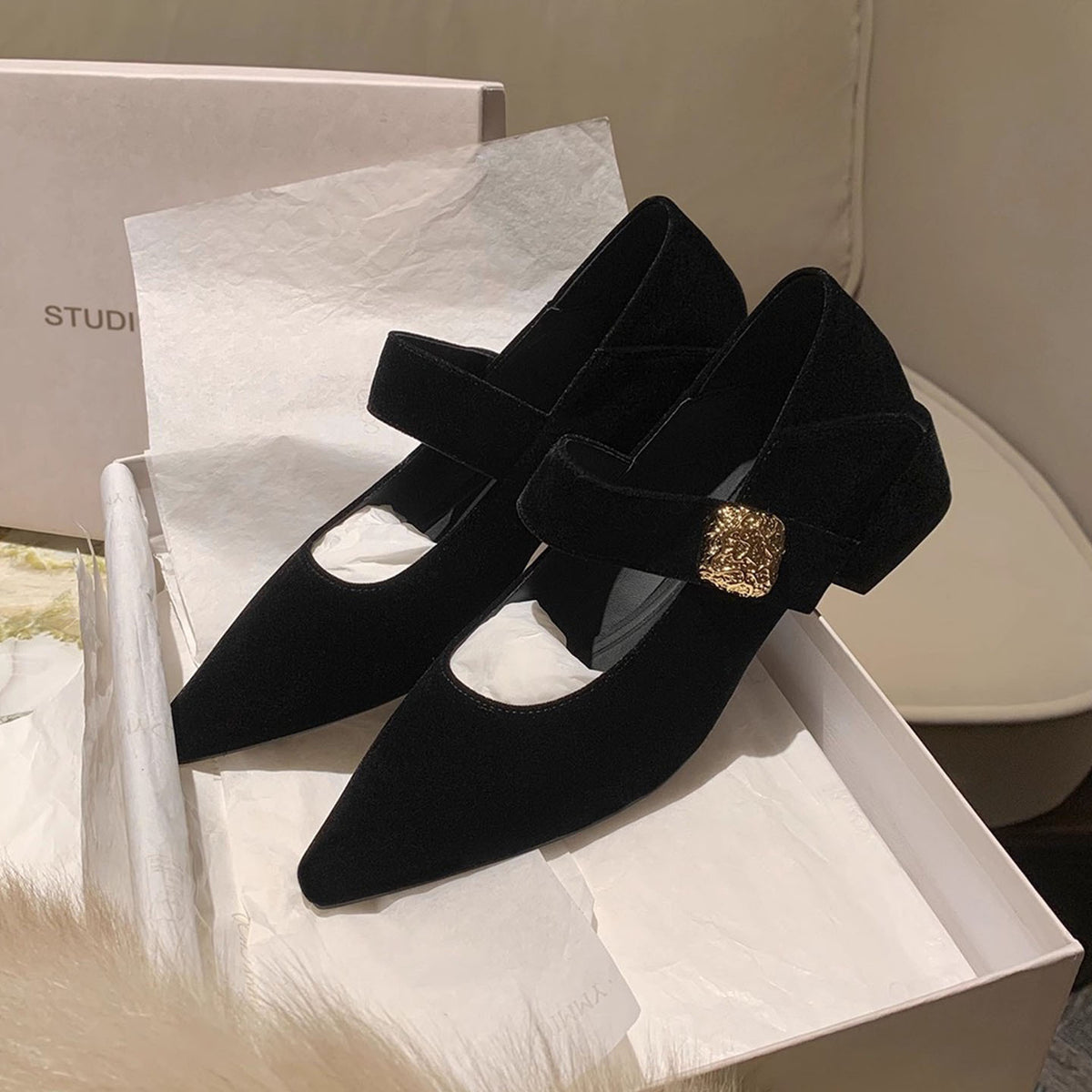 Women's Small Sharp Point Mary Jane Genuine Metal Buckle With Veet Heels