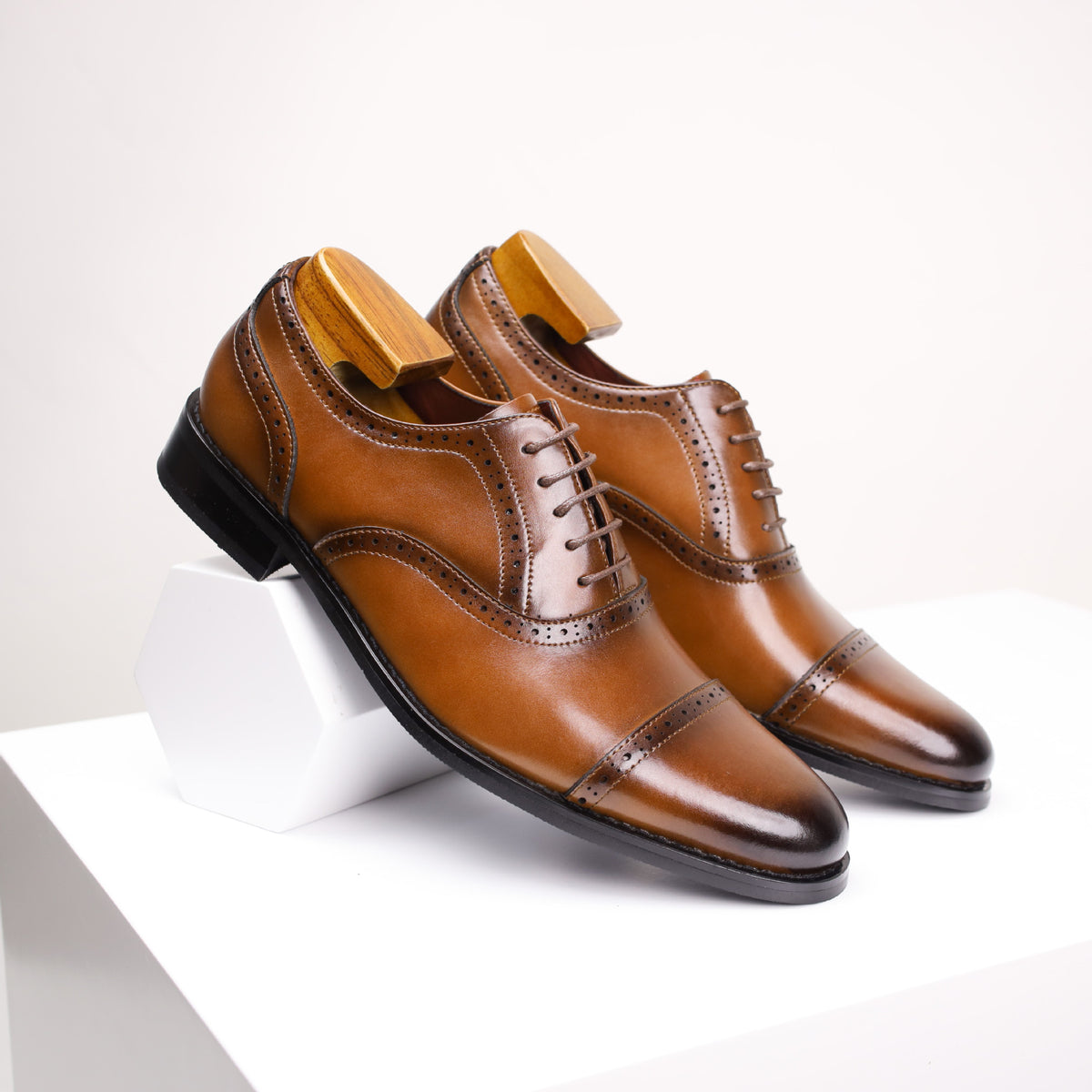 Men's Large Size Authentic British Style Formal Men's Business Leather Shoes