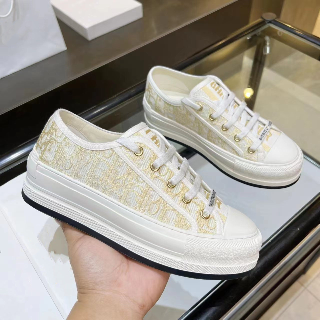 Women's Home Platform Embroidered Letters Presbyopic Pumps Canvas Shoes
