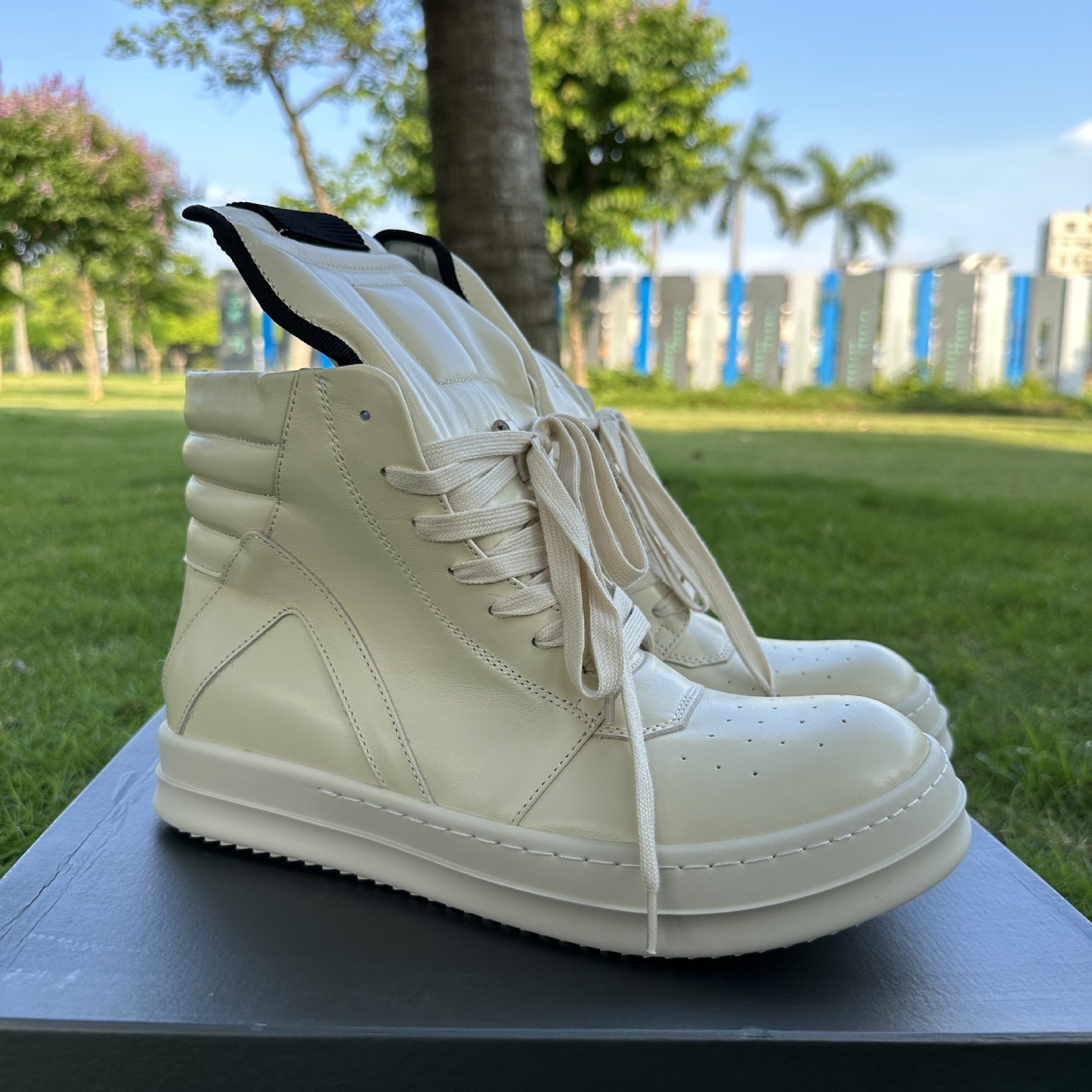 Triangle Genuine Main Line Thick Bottom Dark High Sneakers