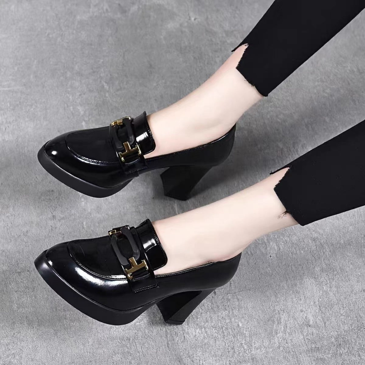 Women's Layer Cowhide British Stylish Pointed Toe Chunky Women's Fashion Shoes