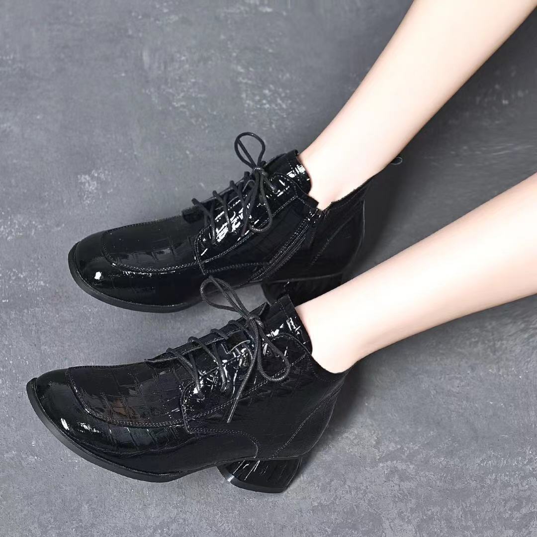 Women's Short Round Head Patent Plaid Chunky Women's Casual Shoes